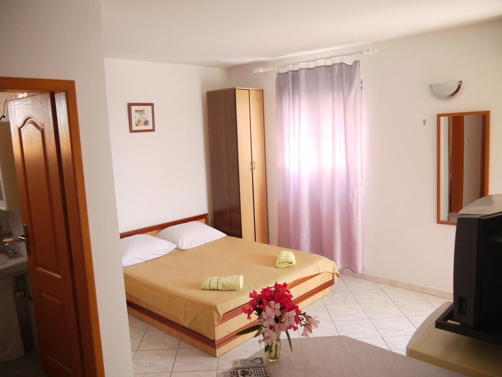 Apartments Villa Relax Petrovac Eksteriør bilde
